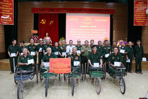 Viglacera trao 141 sổ tiết kiệm tri ân các thương binh, gia đình liệt sĩ